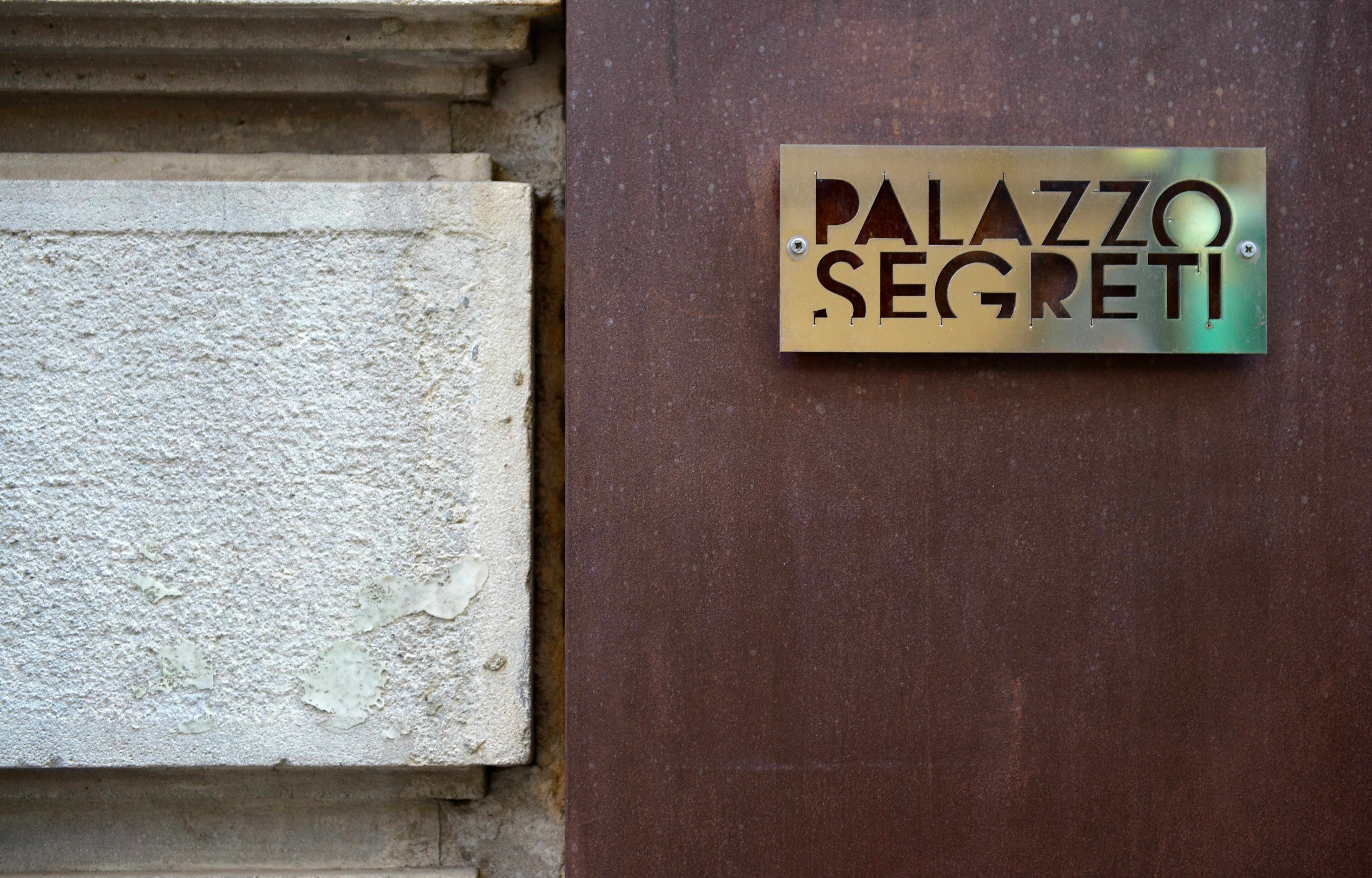 Palazzo Segreti, Milan